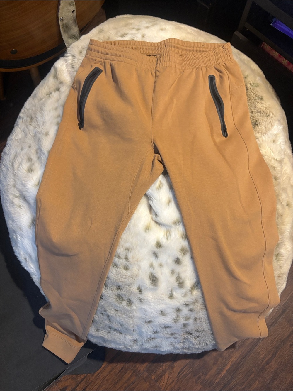 Men’s L Tan Jogger Pants with Black Zip Pockets
